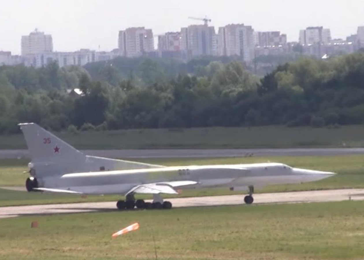 Росія перекинула 40 Ту-22М3 на аеродром Оленья – ЗМІ