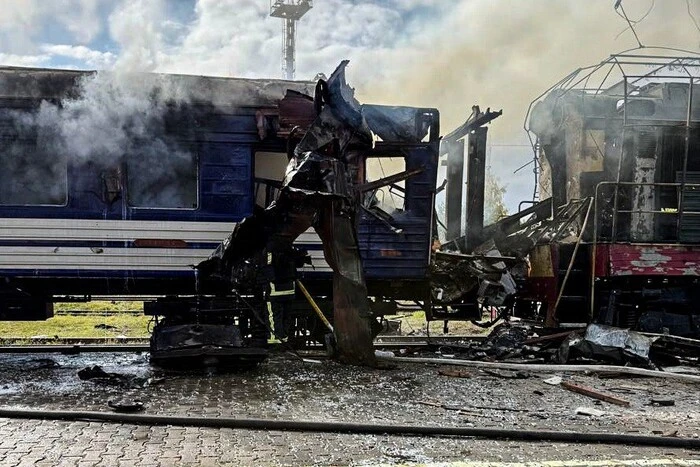 Внаслідок атаки РФ по Шостці поранено близько 30 людей, один чоловік загинув