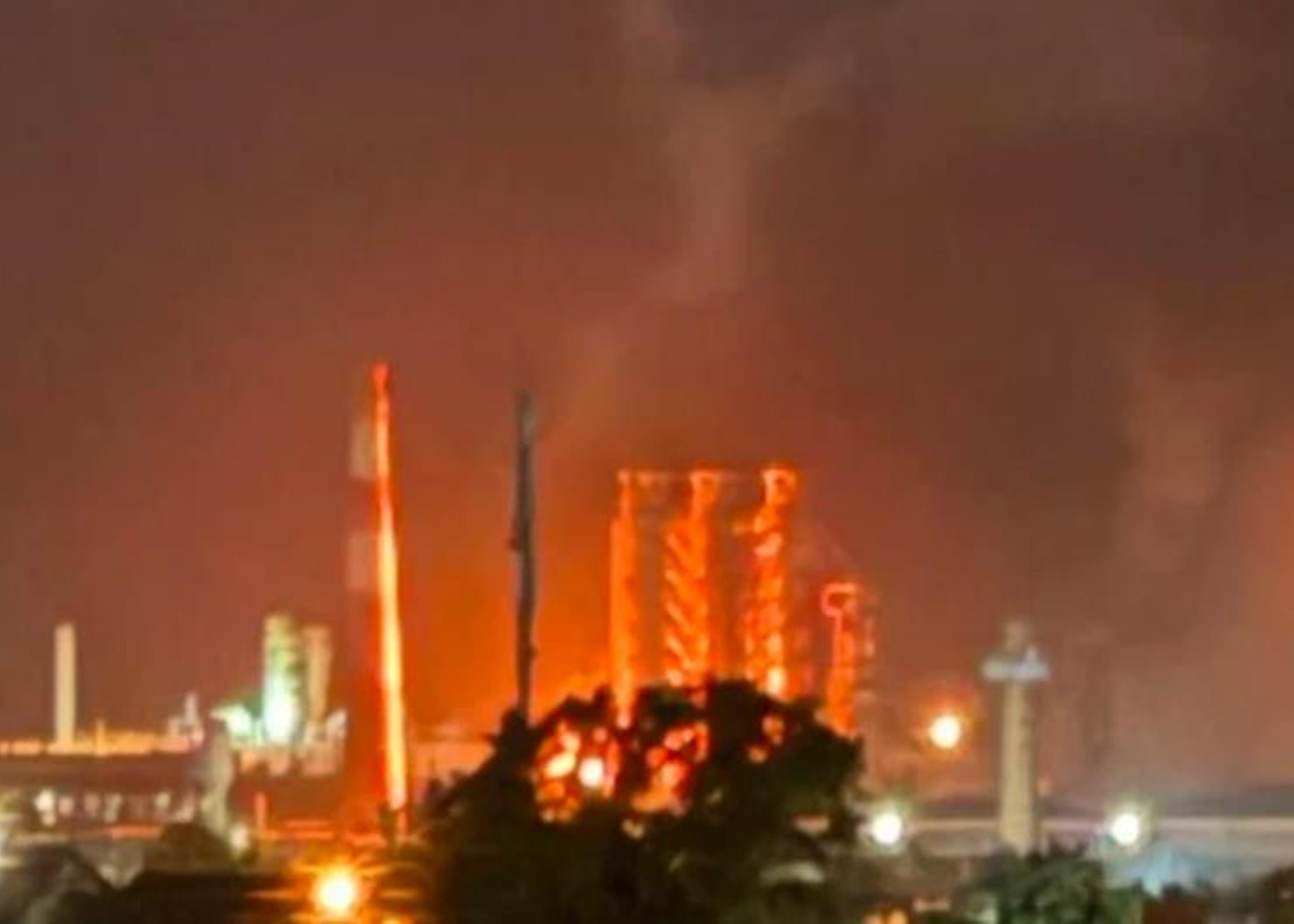 У Росії зупинив роботу один з найбільших НПЗ - ЗМІ