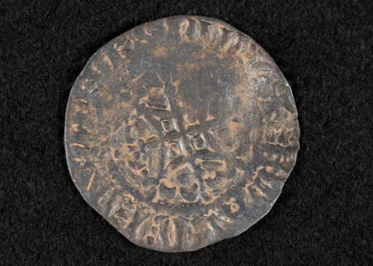 У Шотландії металошукач-аматор виявив найдавнішу відому монету країни