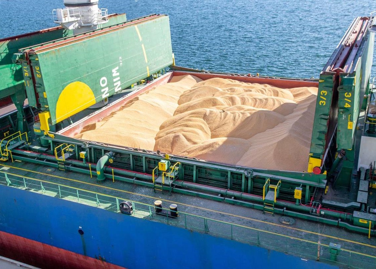 Морським коридором експортовано 100 млн тонн зерна – Кулеба