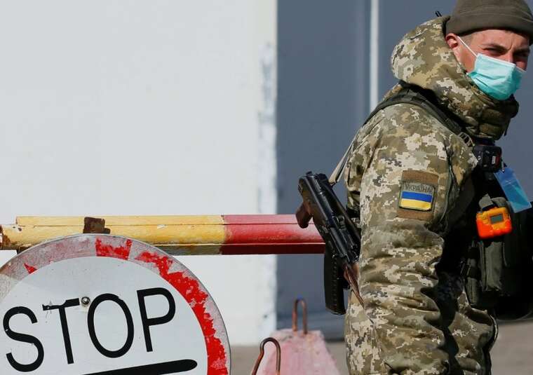 На Волині чоловік підробив пенсійне посвідчення, щоб обійти чергу на митниці