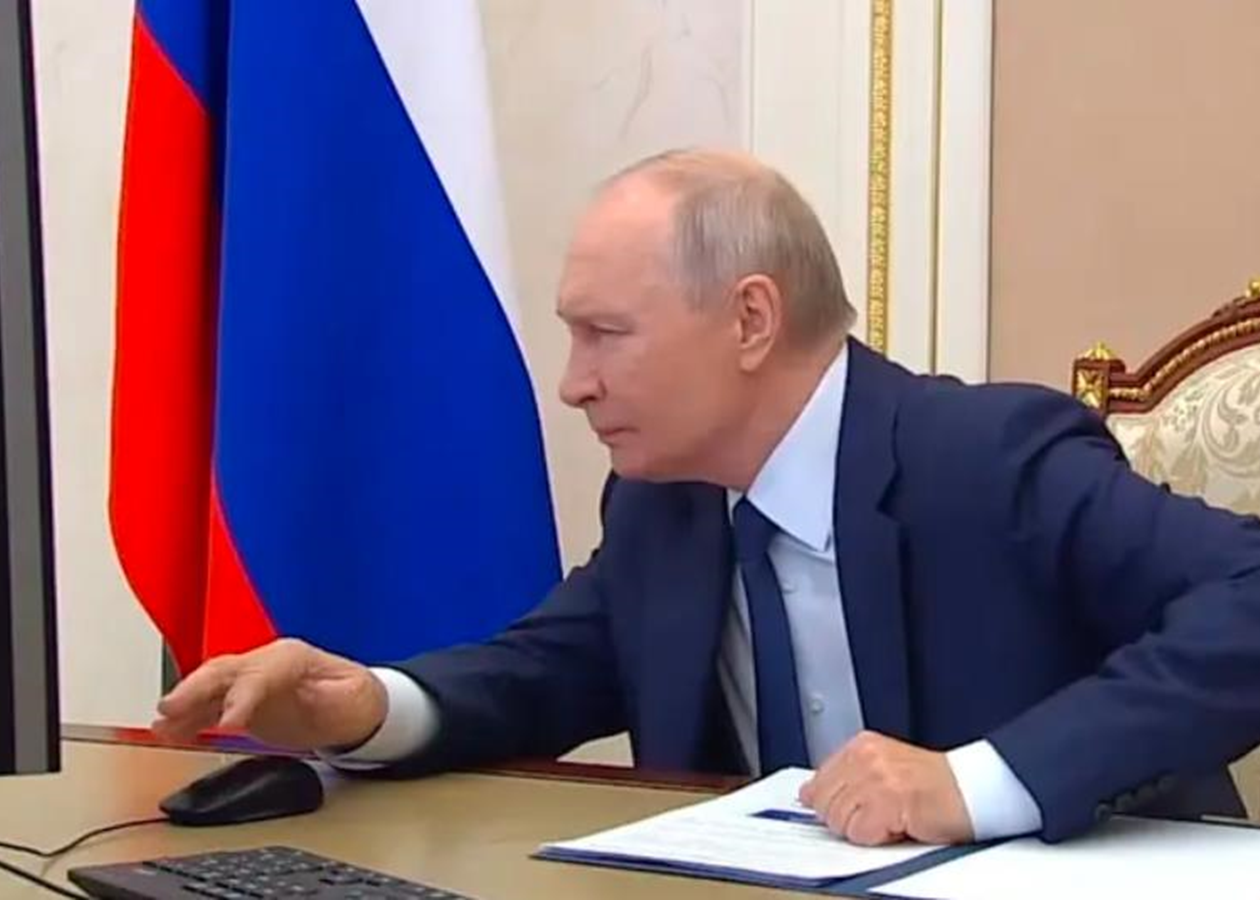 Мережу розсмішило відео голосування Путіна на виборах до Держдуми