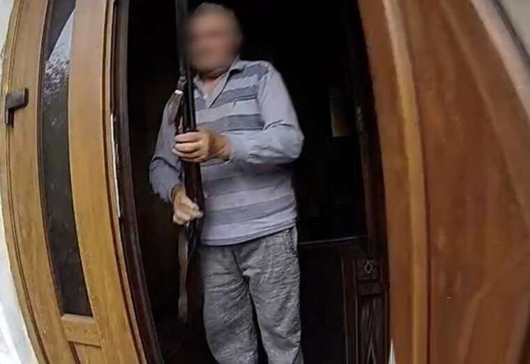 На Тернопільщині п’яний чоловік погрожував розстріляти поліцейських: його затримали з рушницею